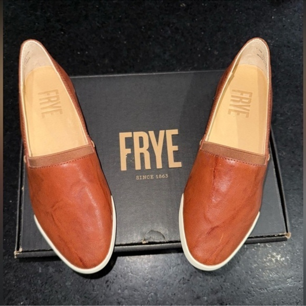 NEW FRYE MELANIE SLIP ON BROWN GENUINE LEATHER BUTTERY SOFT SNEAKERS 8